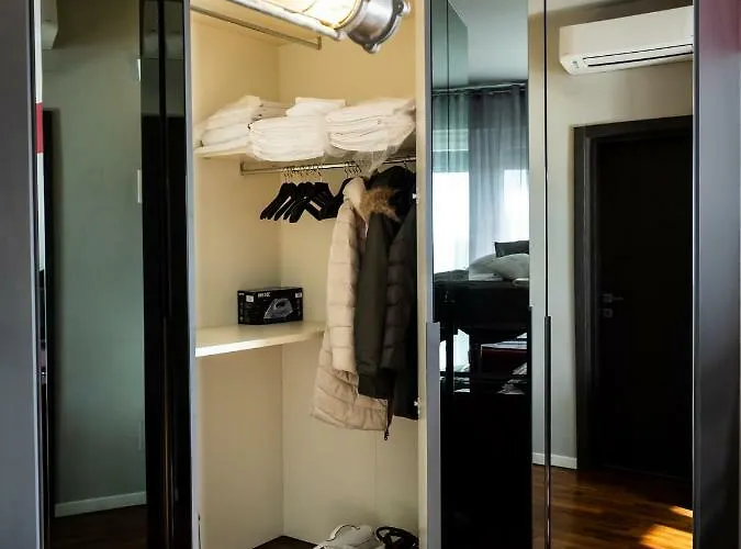 Carlotta Station בולוניה