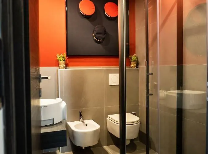 Carlotta Station בולוניה