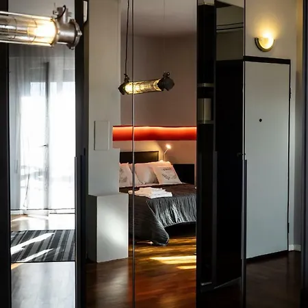 Carlotta Station ボローニャ