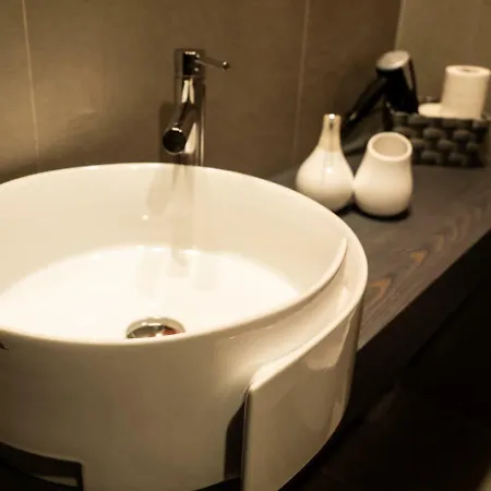 Carlotta Station Apartman *