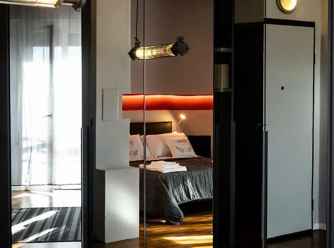 Carlotta Station Bologna