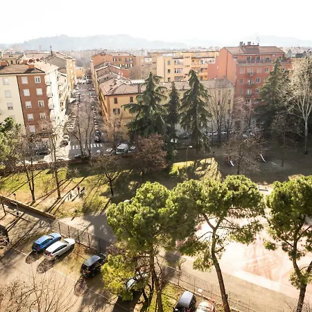 Carlotta Station * Bolonia